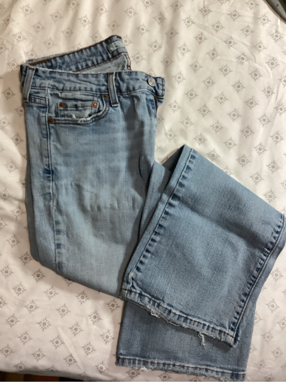 Women’s Light Blue Boot Cut Jeans - Levi’s Mid-Rise Casual Style